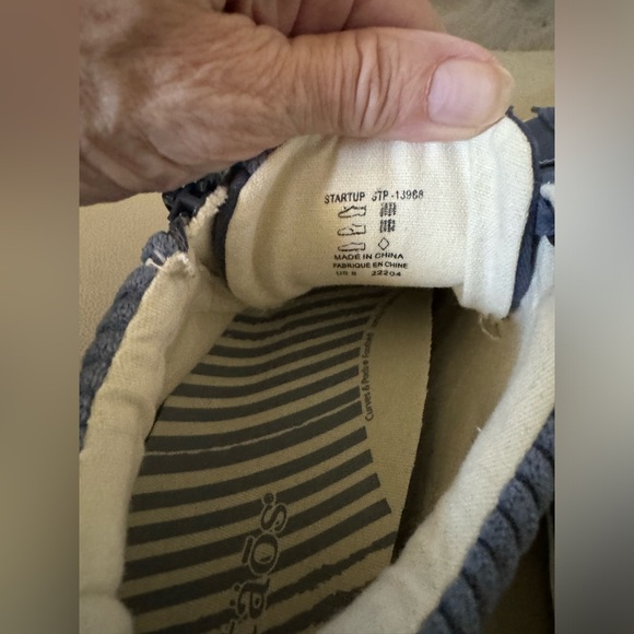 Taos Startup High Top Vintage Lace-Up Sneakers - Picture 7 of 8